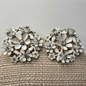 Leru White Floral with Rhinestones Clip on Earring Vintage Excellent Condition